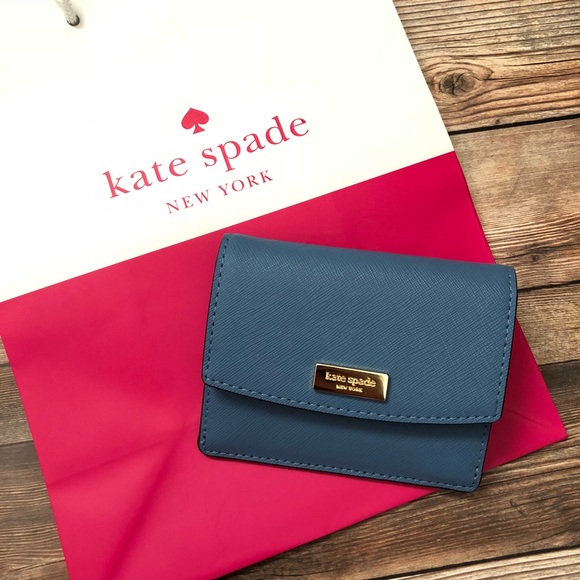 kate spade Handbags - 1HR Sale💕Kate Spade ‘Petty’ Keychain Card Wallet